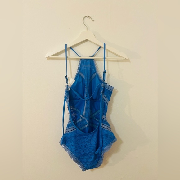 🩷✨BECCA GORGEOUS ONE PIECE SWIMSUIT✨🩷‎ - Picture 2 of 8